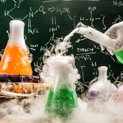 آشنایی با رشته مهندسی شیمی + چگونه شیمیدان شویم؟